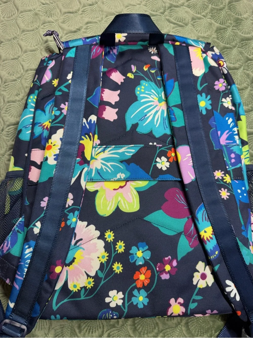 Vera Bradley lighten up daytripper firefly garden backpack EUC